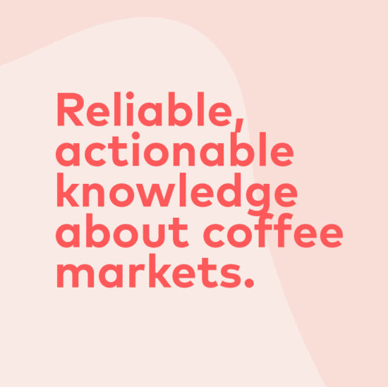 Blok teks yang mengatakan "Pengetahuan yang boleh dipercayai dan boleh diambil tindakan tentang pasaran kopi."